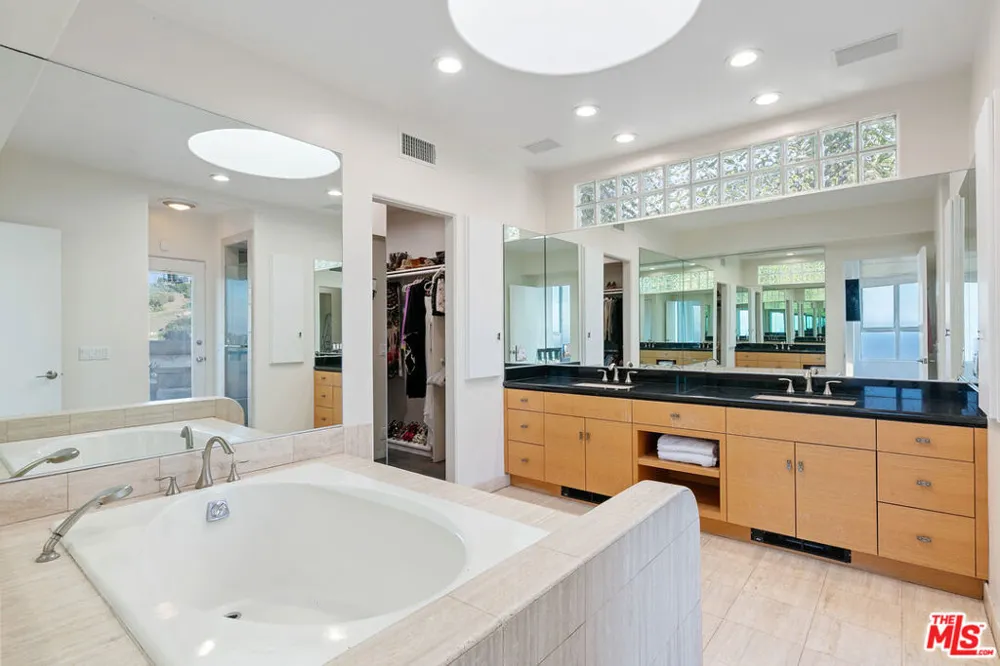 30112 Cuthbert Road Malibu, CA 90265