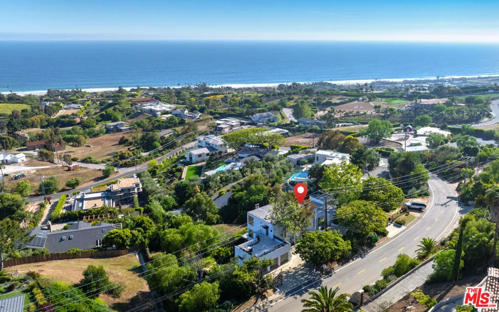 30112 Cuthbert Road Malibu, CA 90265