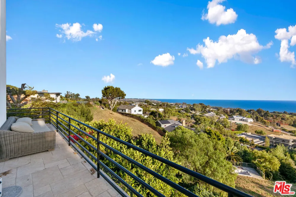 30112 Cuthbert Road Malibu, CA 90265