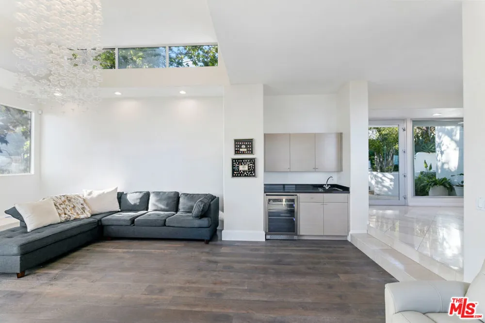 30112 Cuthbert Road Malibu, CA 90265