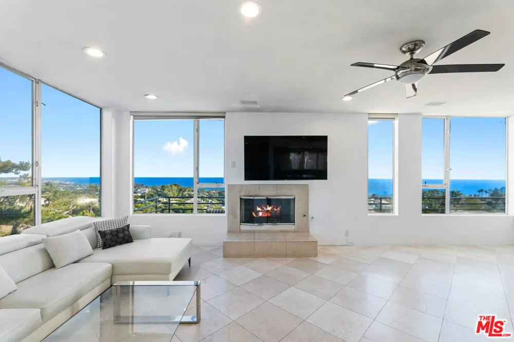 30112 Cuthbert Road Malibu, CA 90265