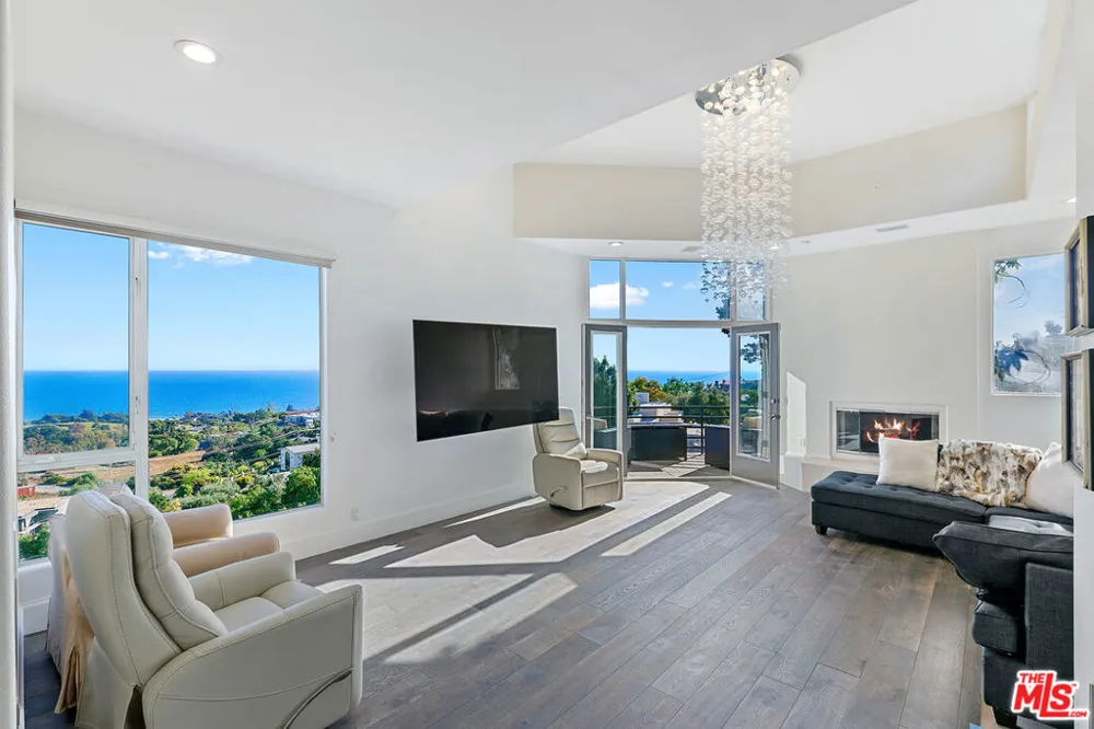 30112 Cuthbert Road Malibu, CA 90265