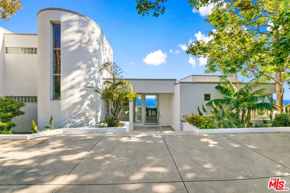 30112 Cuthbert Road Malibu, CA 90265