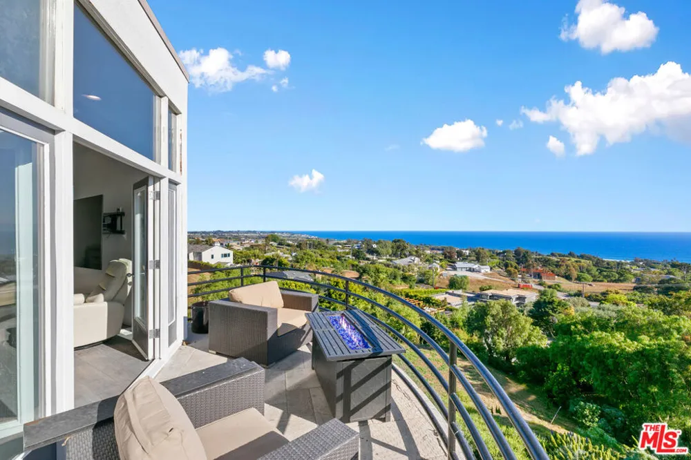 30112 Cuthbert Road Malibu, CA 90265