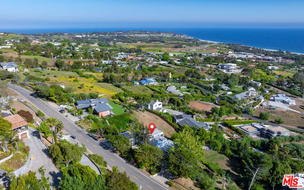 30112 Cuthbert Road Malibu, CA 90265