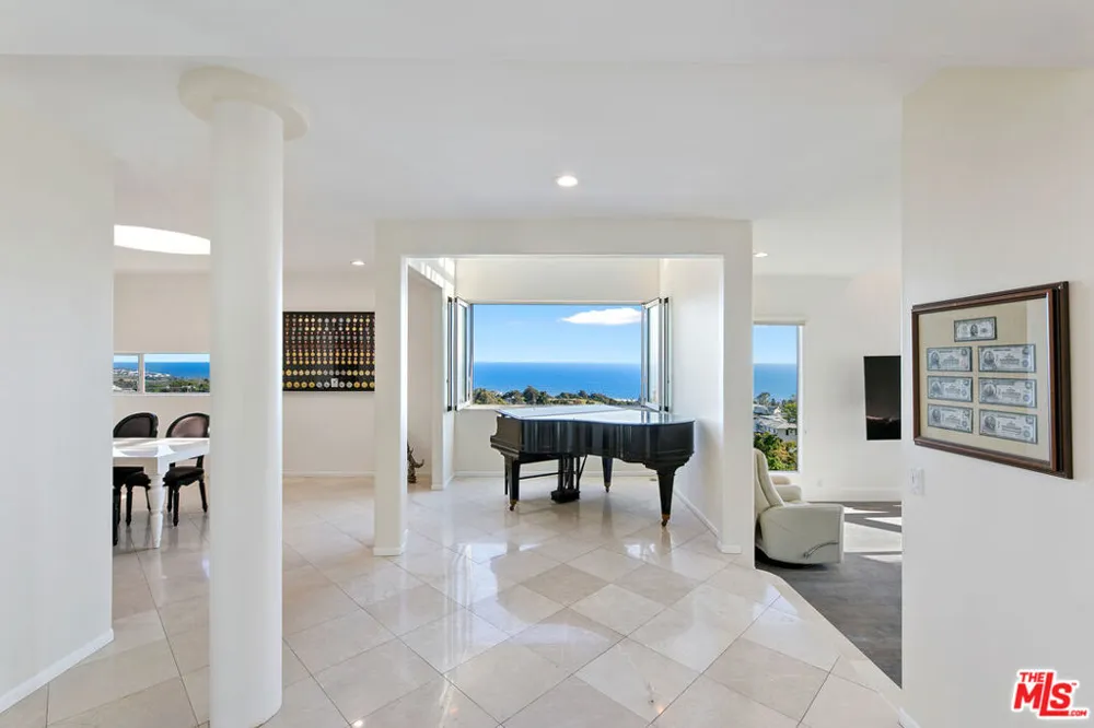 30112 Cuthbert Road Malibu, CA 90265