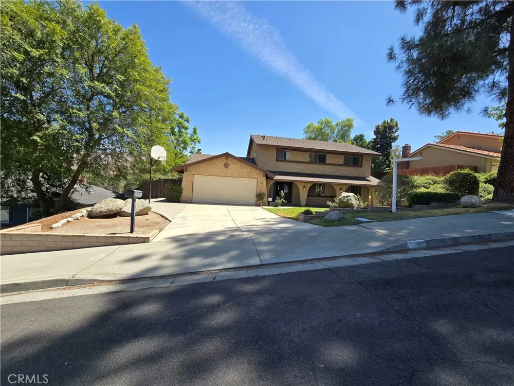 5740 Via Cervantes Riverside, CA 92506