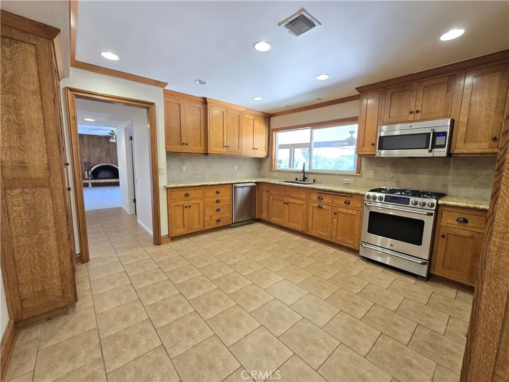 5740 Via Cervantes Riverside, CA 92506