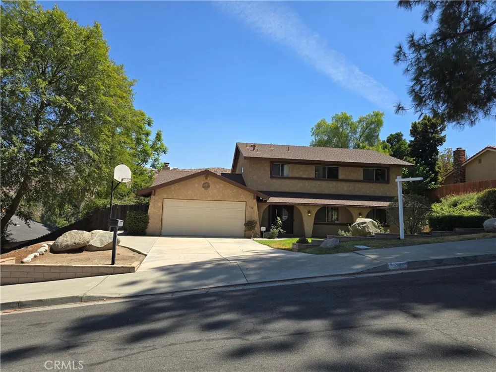 5740 Via Cervantes Riverside, CA 92506