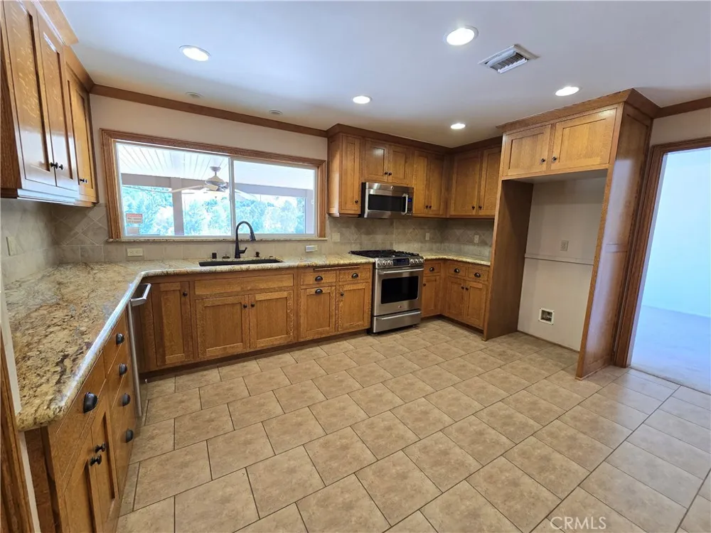 5740 Via Cervantes Riverside, CA 92506