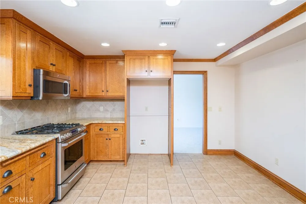 5740 Via Cervantes Riverside, CA 92506