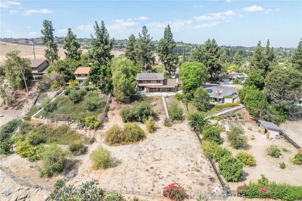 5740 Via Cervantes Riverside, CA 92506