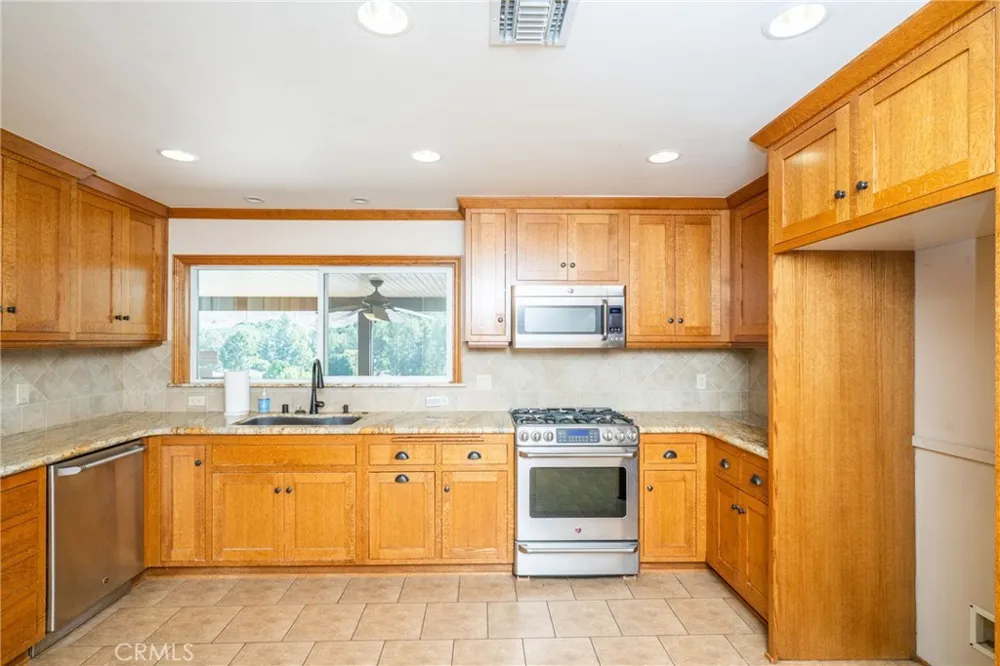 5740 Via Cervantes Riverside, CA 92506