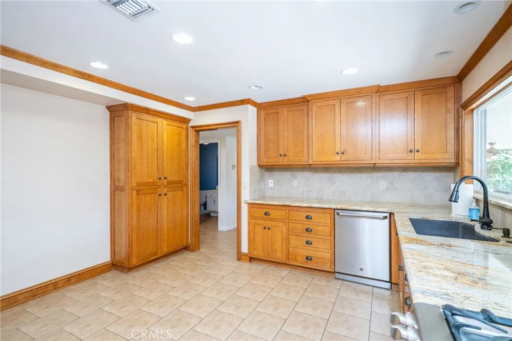 5740 Via Cervantes Riverside, CA 92506