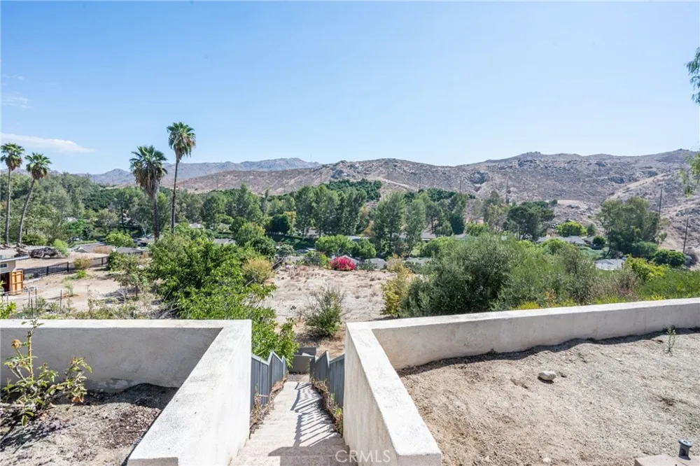5740 Via Cervantes Riverside, CA 92506