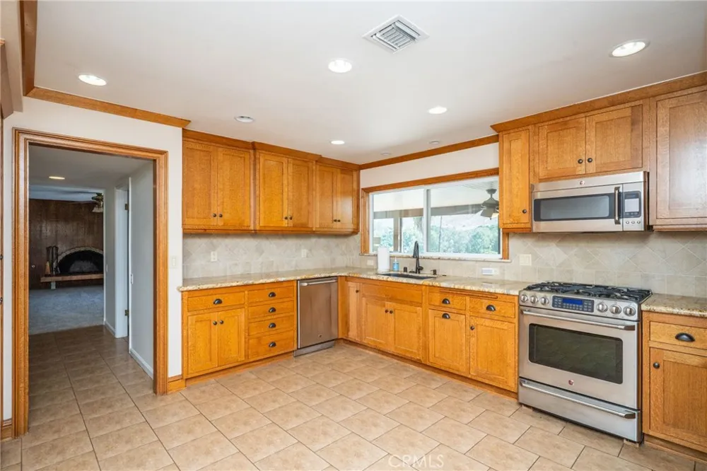 5740 Via Cervantes Riverside, CA 92506