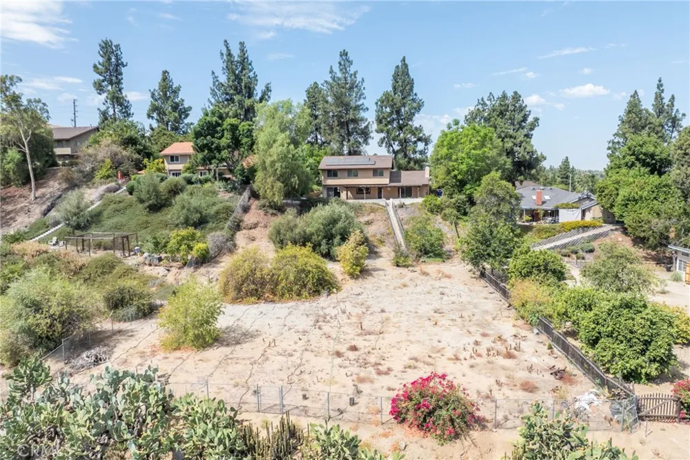 5740 Via Cervantes Riverside, CA 92506
