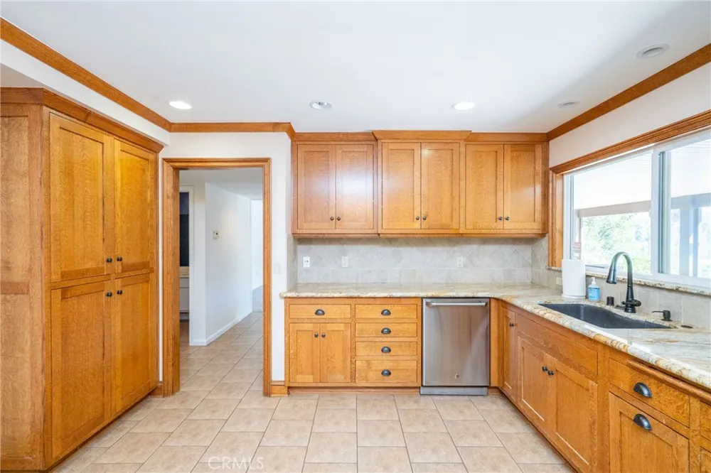 5740 Via Cervantes Riverside, CA 92506