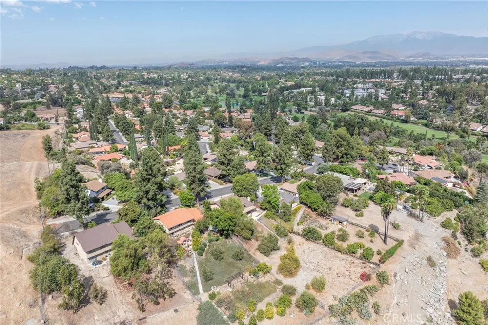 5740 Via Cervantes Riverside, CA 92506