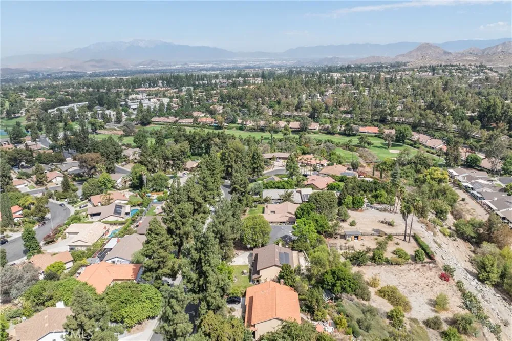 5740 Via Cervantes Riverside, CA 92506