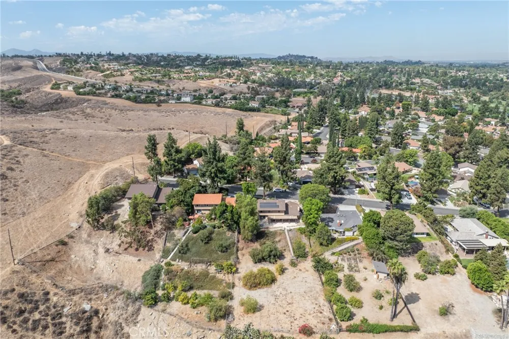 5740 Via Cervantes Riverside, CA 92506