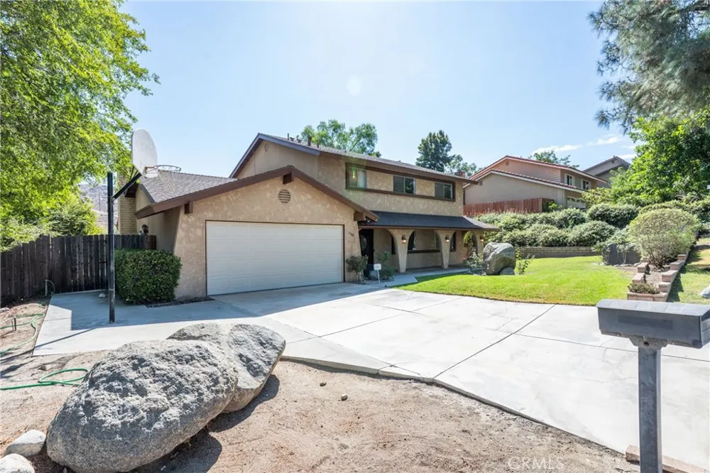 5740 Via Cervantes Riverside, CA 92506