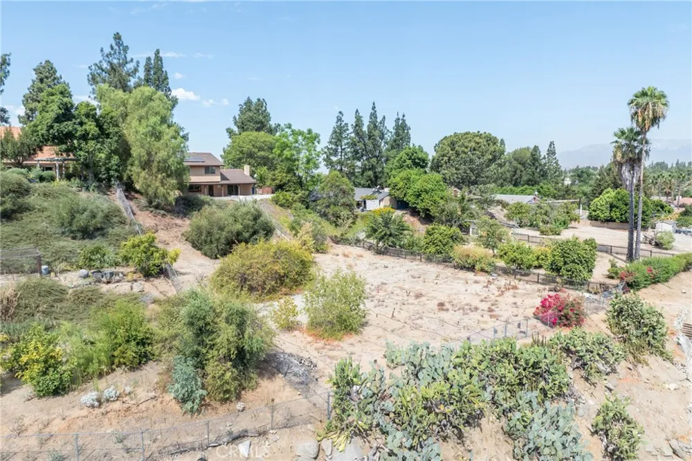 5740 Via Cervantes Riverside, CA 92506