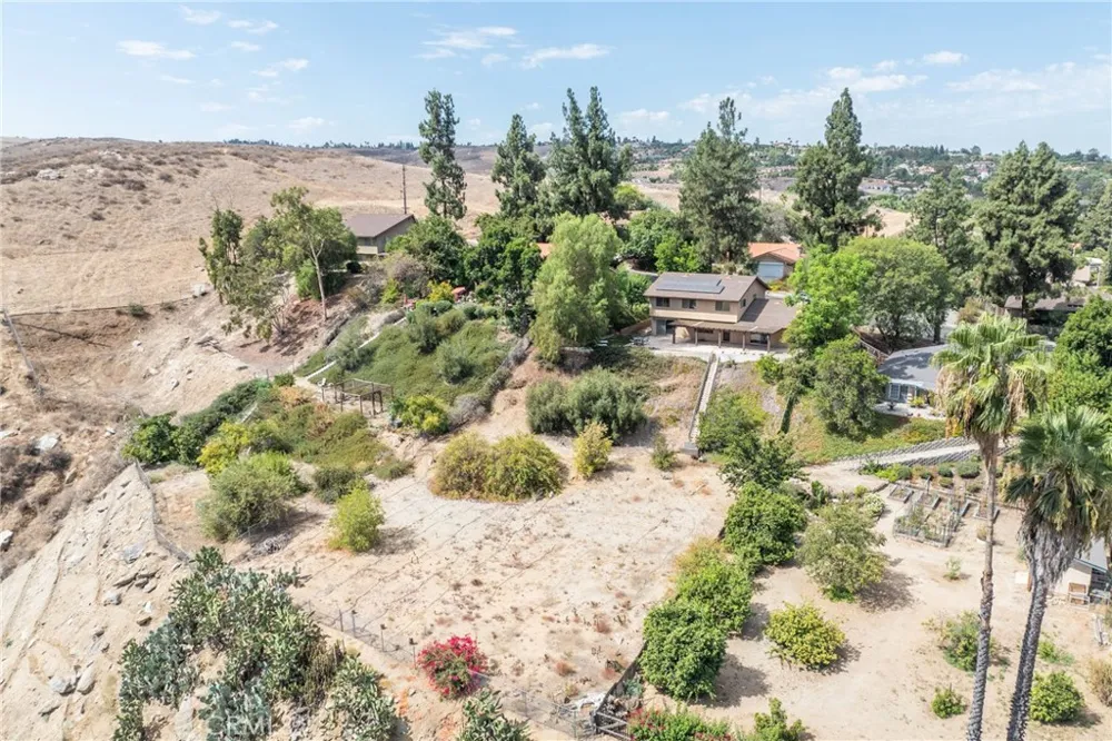 5740 Via Cervantes Riverside, CA 92506