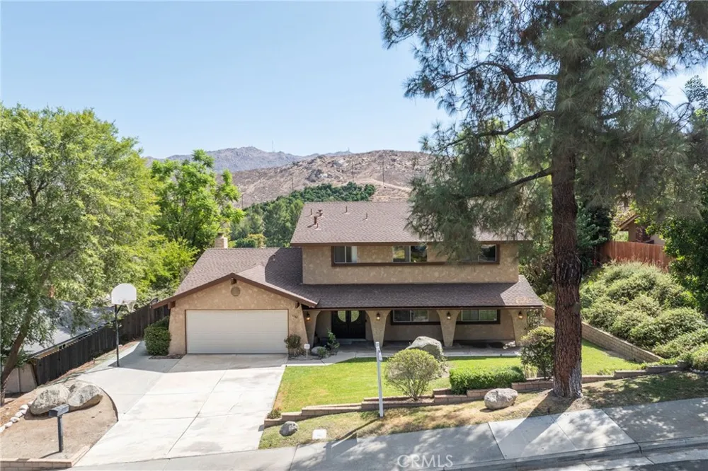 5740 Via Cervantes Riverside, CA 92506