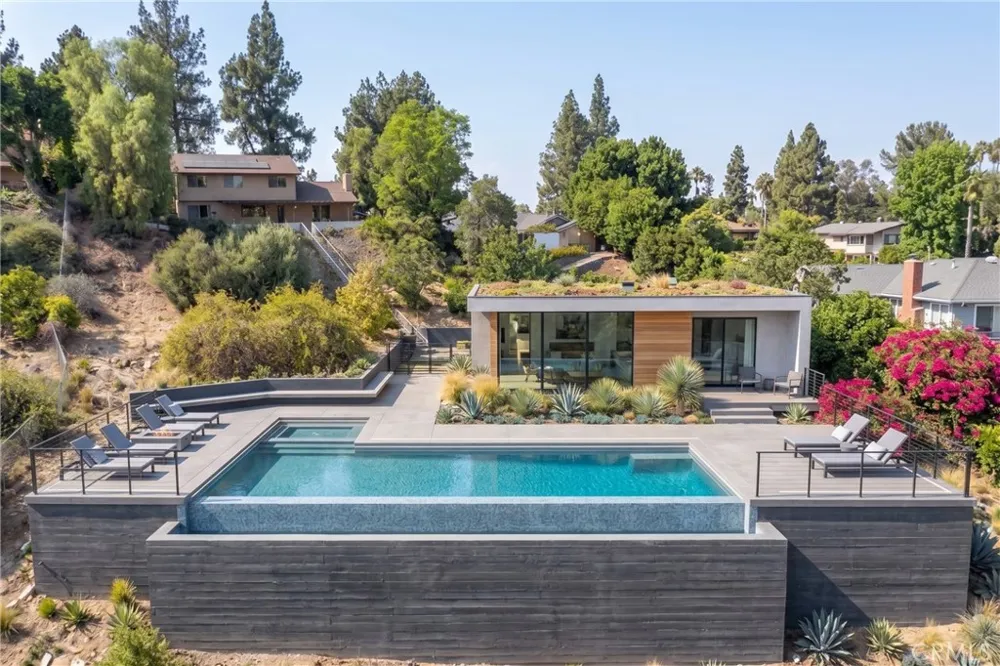 5740 Via Cervantes Riverside, CA 92506