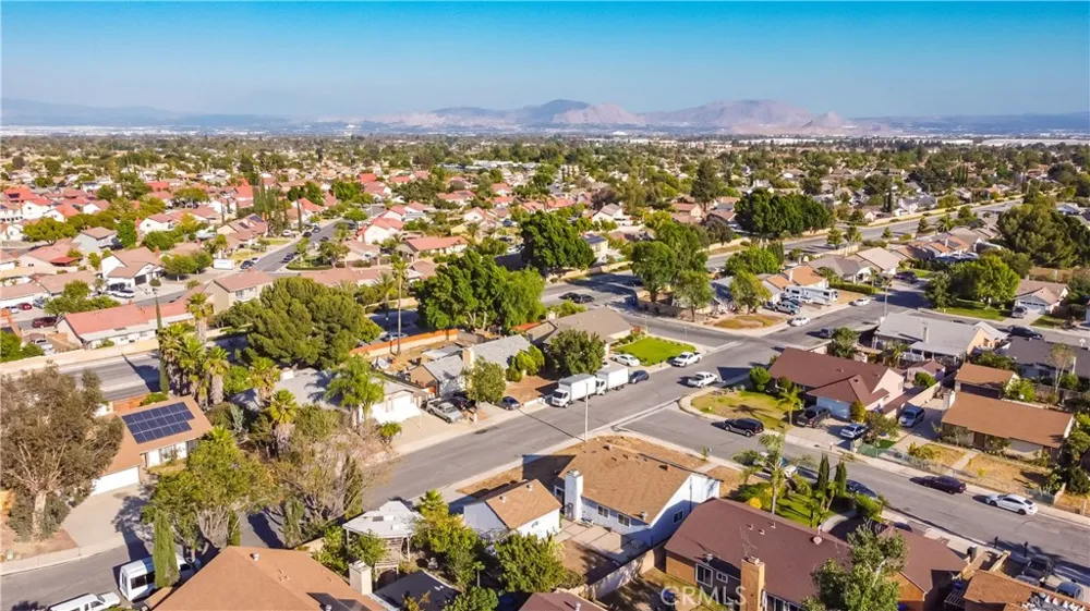 1328 W Jackson Rialto, CA 92376