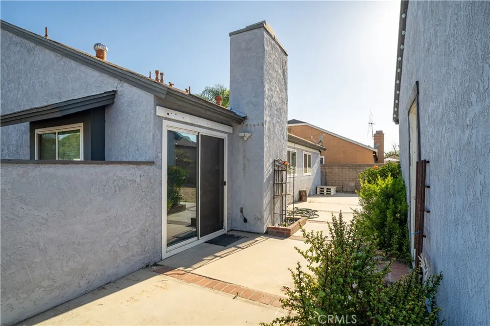 1328 W Jackson Rialto, CA 92376