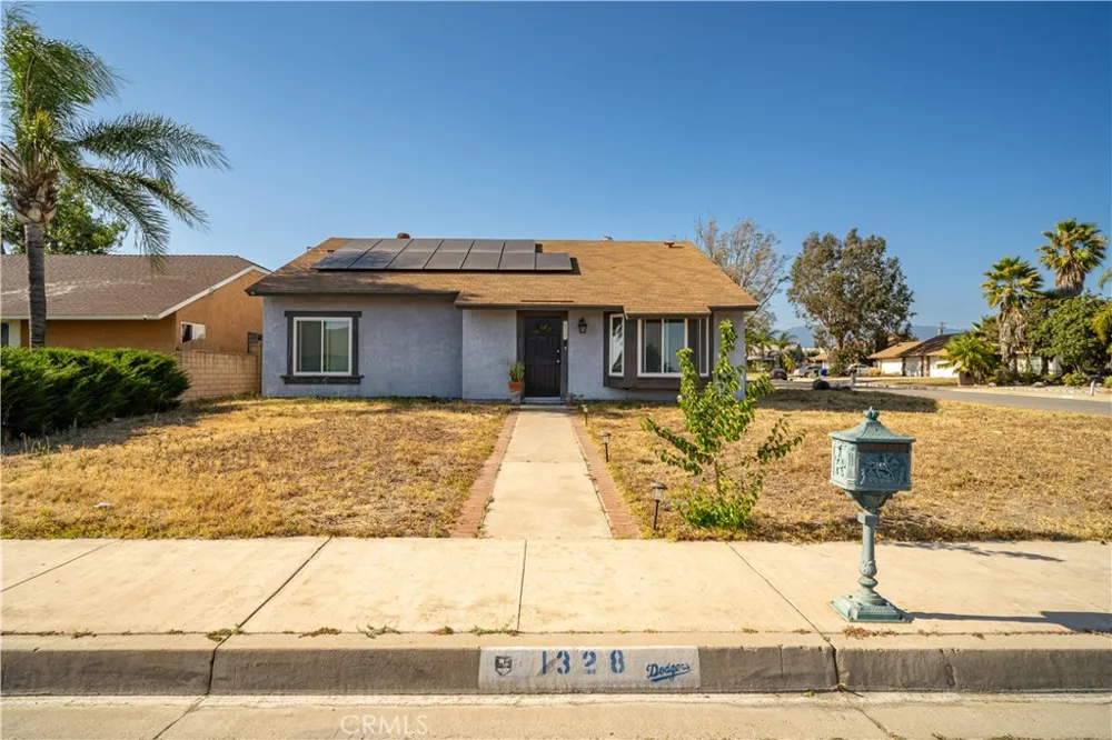 1328 W Jackson Rialto, CA 92376