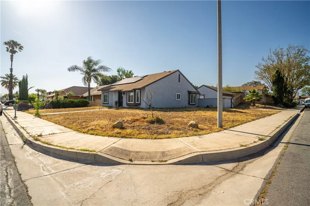 1328 W Jackson Rialto, CA 92376