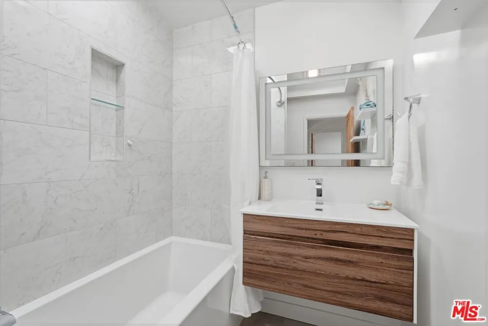 3600 Pine Avenue Manhattan Beach, CA 90266