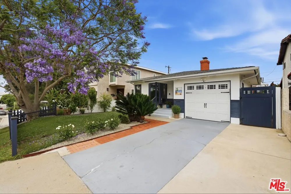 3600 Pine Avenue Manhattan Beach, CA 90266