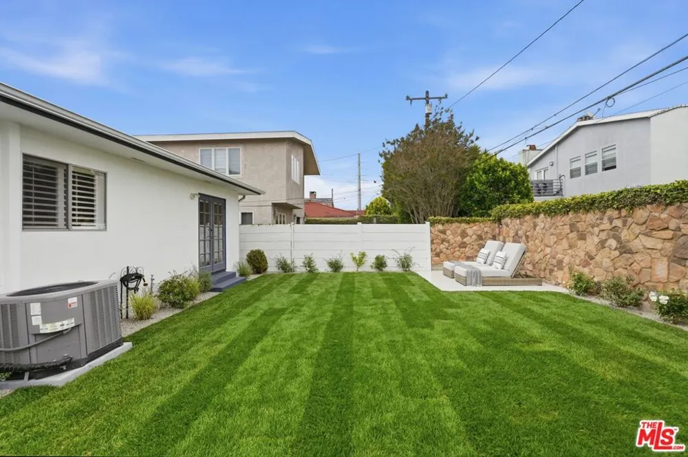 3600 Pine Avenue Manhattan Beach, CA 90266