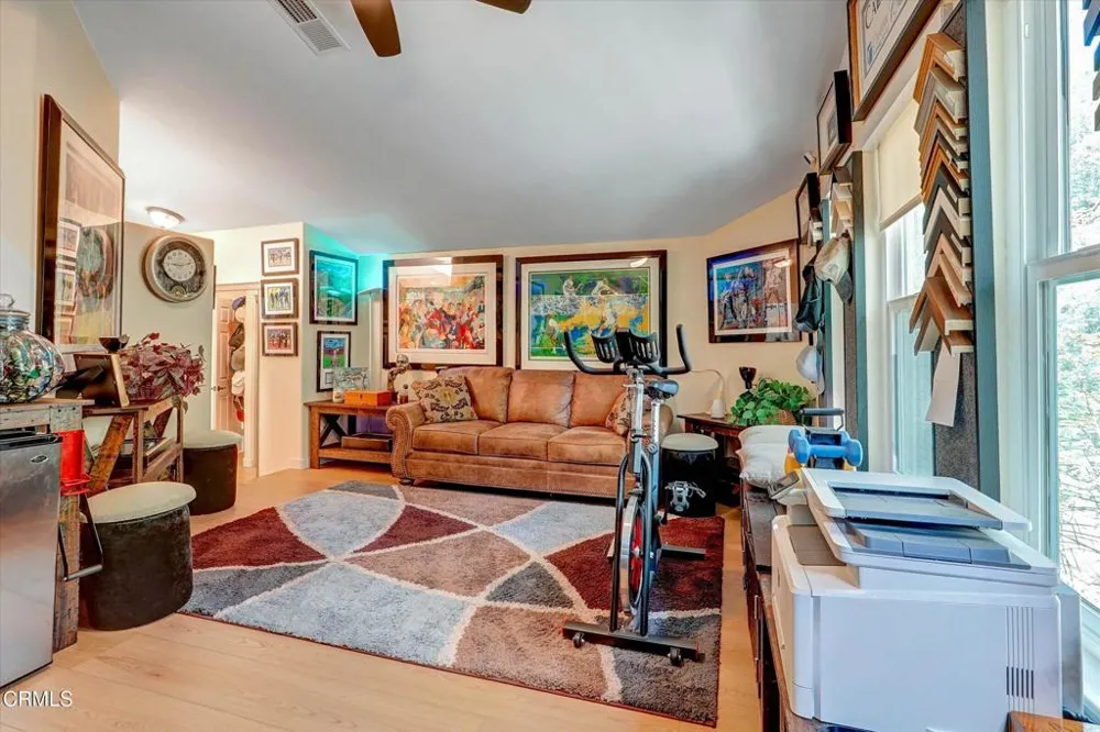 22337 Mission Circle Chatsworth, CA 91311