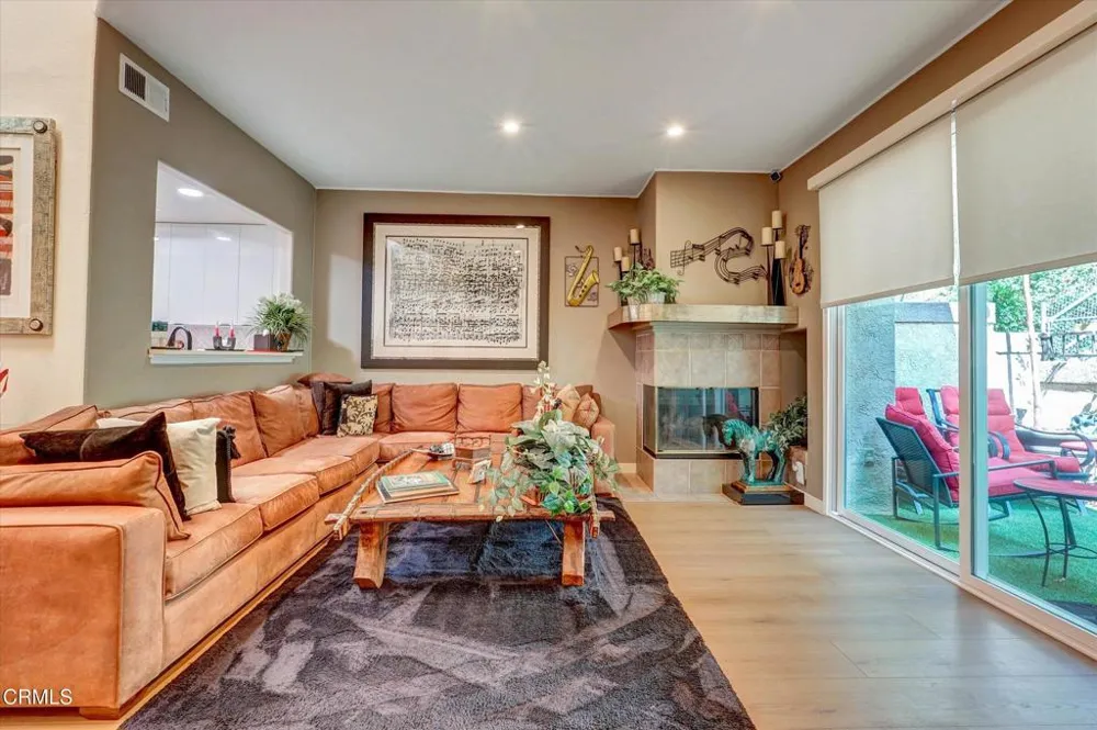 22337 Mission Circle Chatsworth, CA 91311