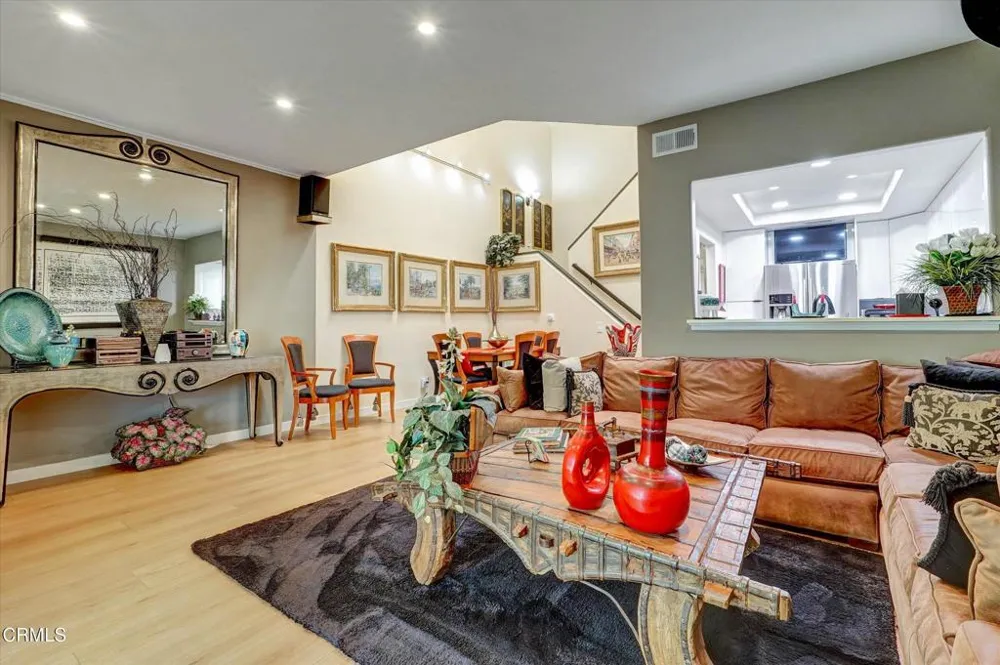 22337 Mission Circle Chatsworth, CA 91311