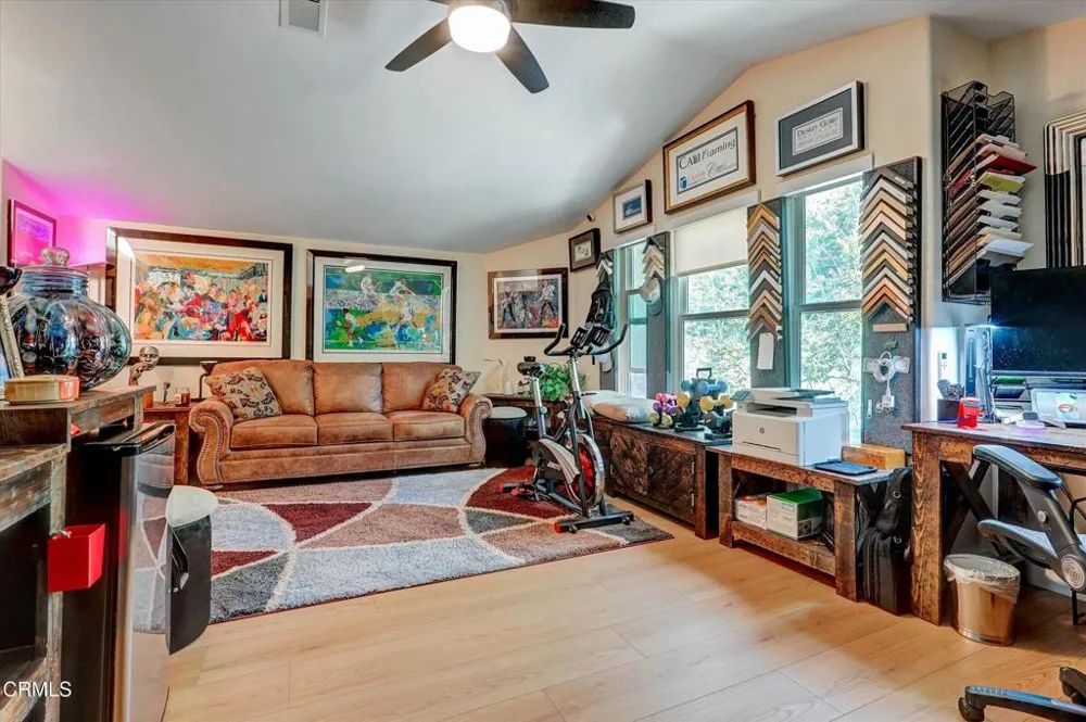 22337 Mission Circle Chatsworth, CA 91311