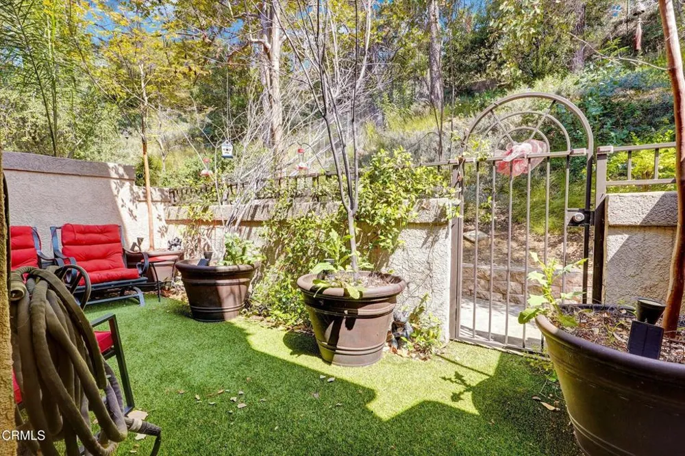 22337 Mission Circle Chatsworth, CA 91311