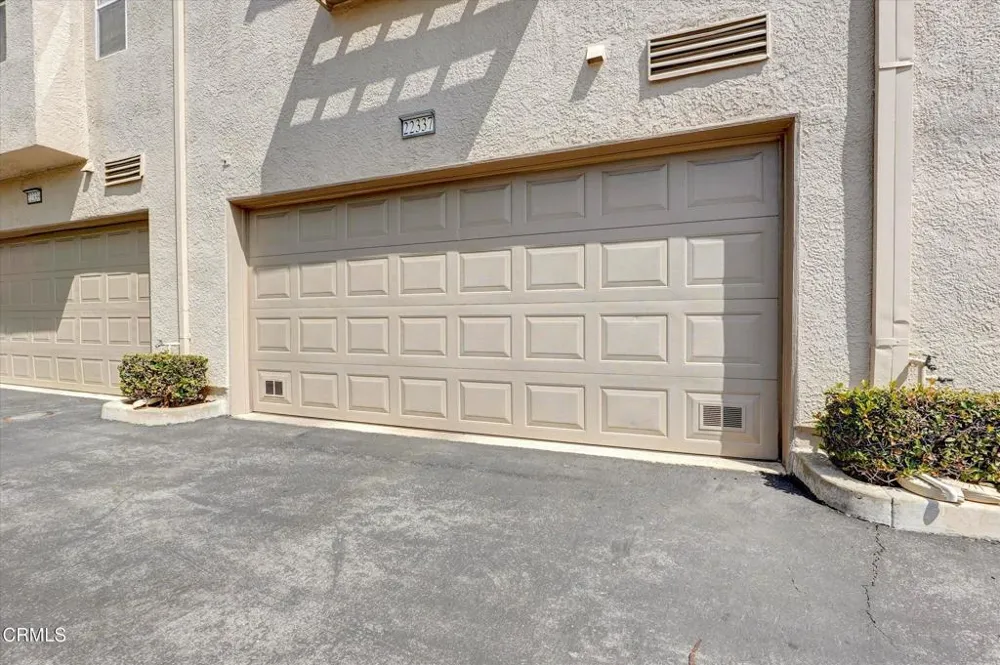 22337 Mission Circle Chatsworth, CA 91311