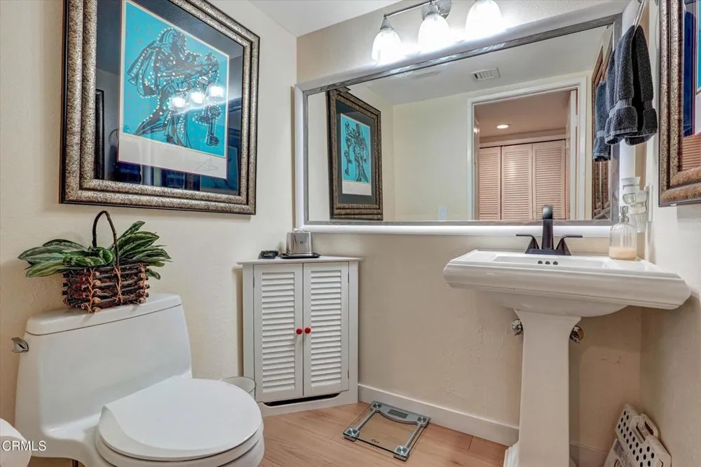 22337 Mission Circle Chatsworth, CA 91311