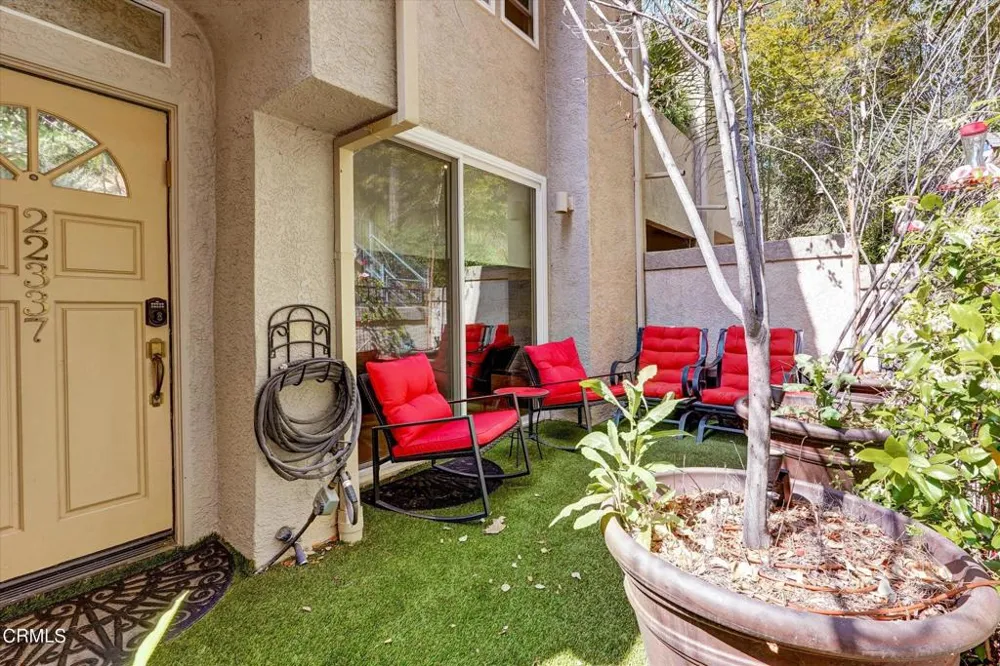 22337 Mission Circle Chatsworth, CA 91311
