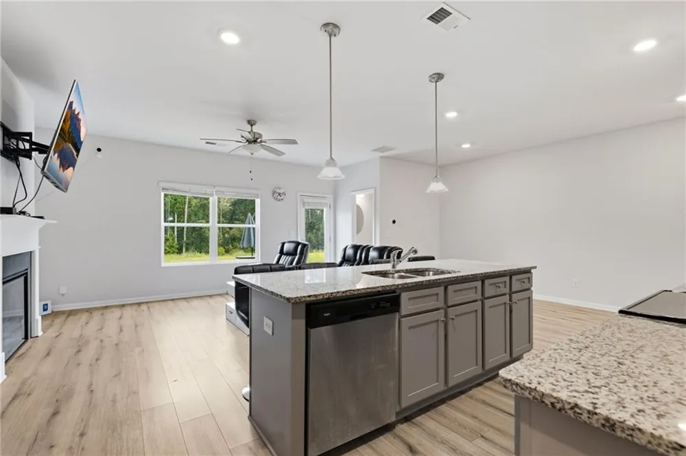 7548 Knoll Hollow Road Lithonia, GA 30058