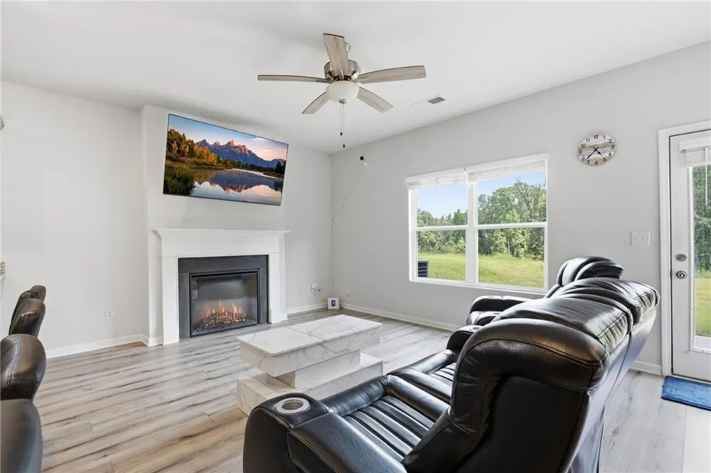 7548 Knoll Hollow Road Lithonia, GA 30058