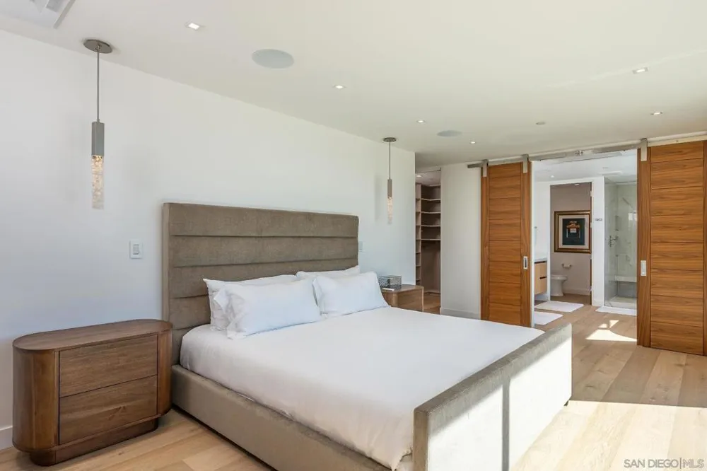 1605 Burgundy Rd Encinitas, CA 92024