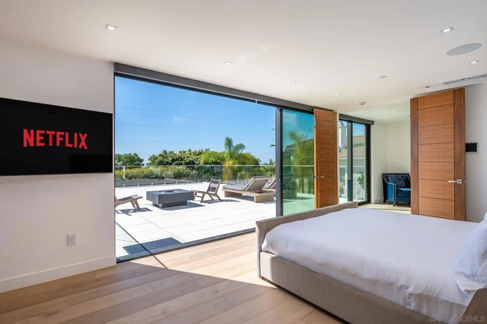 1605 Burgundy Rd Encinitas, CA 92024