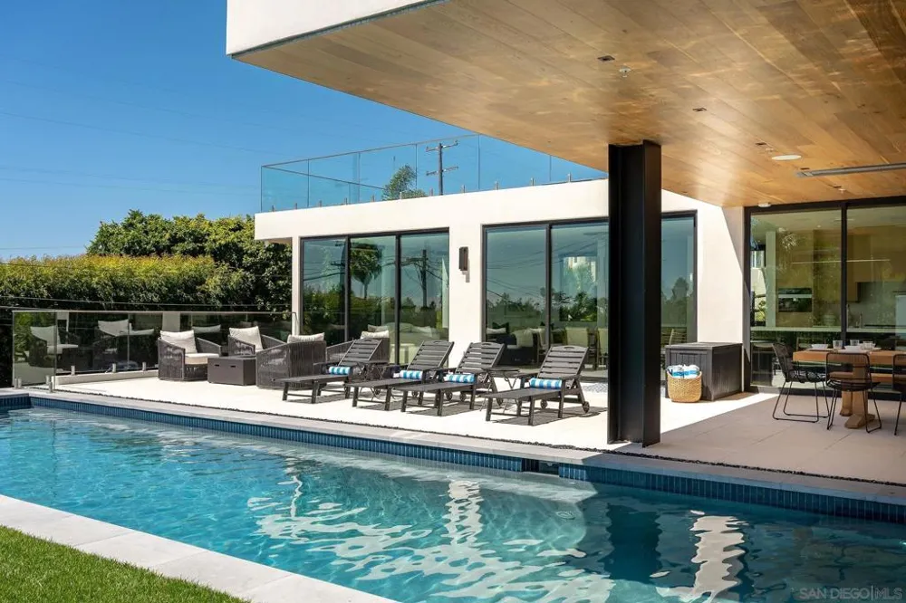 1605 Burgundy Rd Encinitas, CA 92024